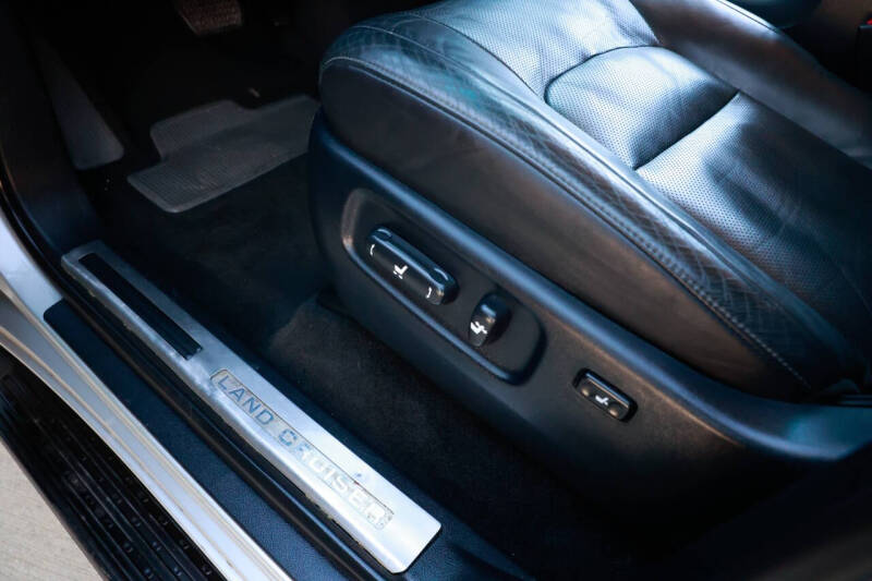 2017 Toyota Land Cruiser