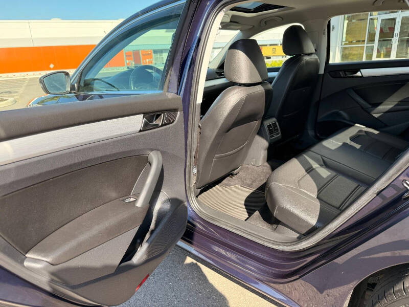 2013 Volkswagen Passat SE PZEV