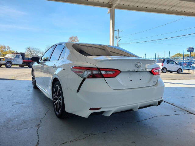 2018 Toyota Camry for sale at Fort City Motors in Fort Smith, AR