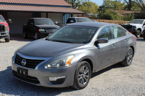 2015 Nissan Altima for sale at Bailey & Sons Motor Co in Lyndon KS