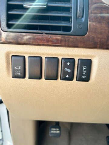 2015 Nissan Armada SV