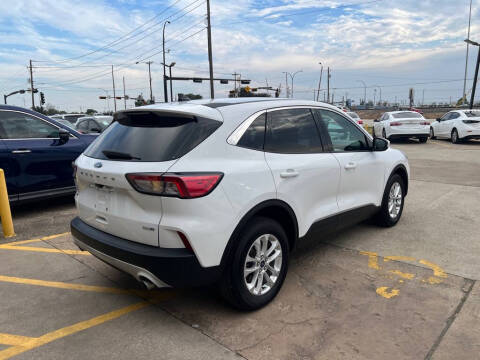 2020 Ford Escape SE