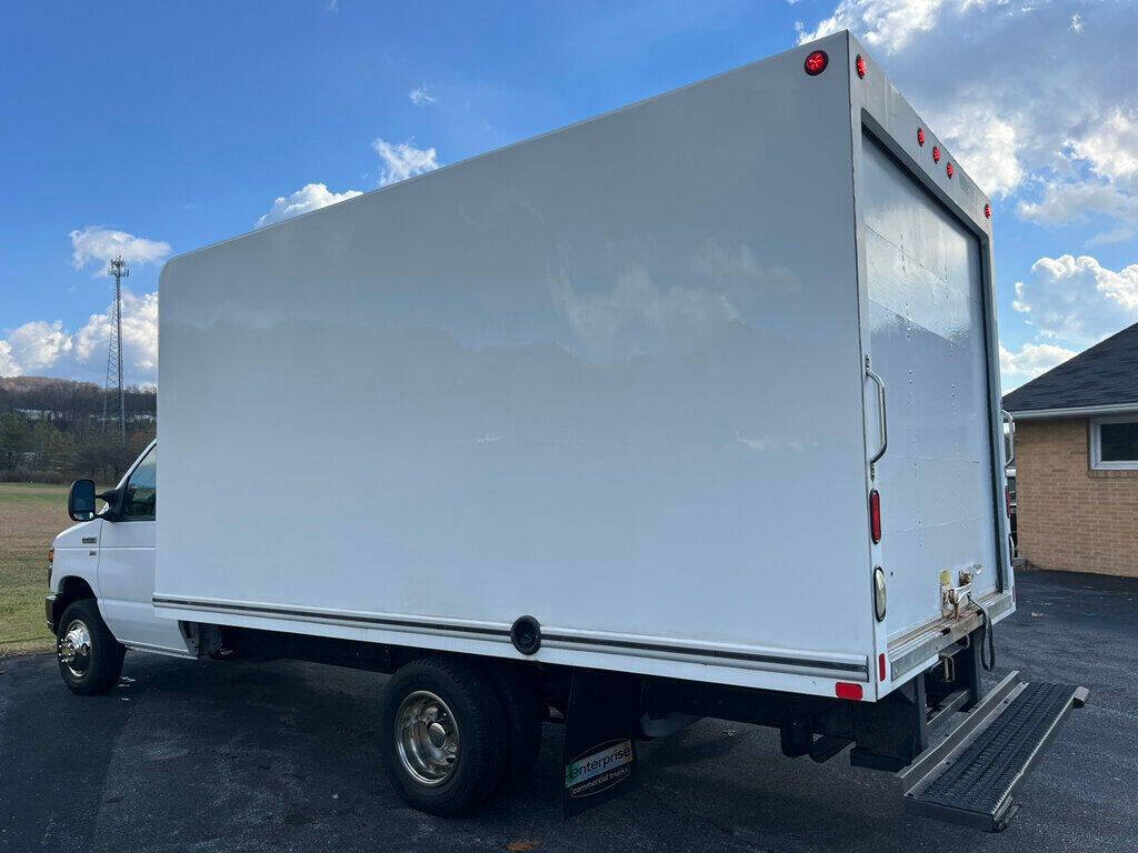 2015 Ford E-Series 52