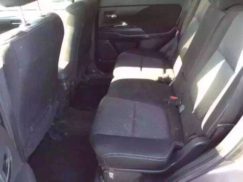 2016 Mitsubishi Outlander ES