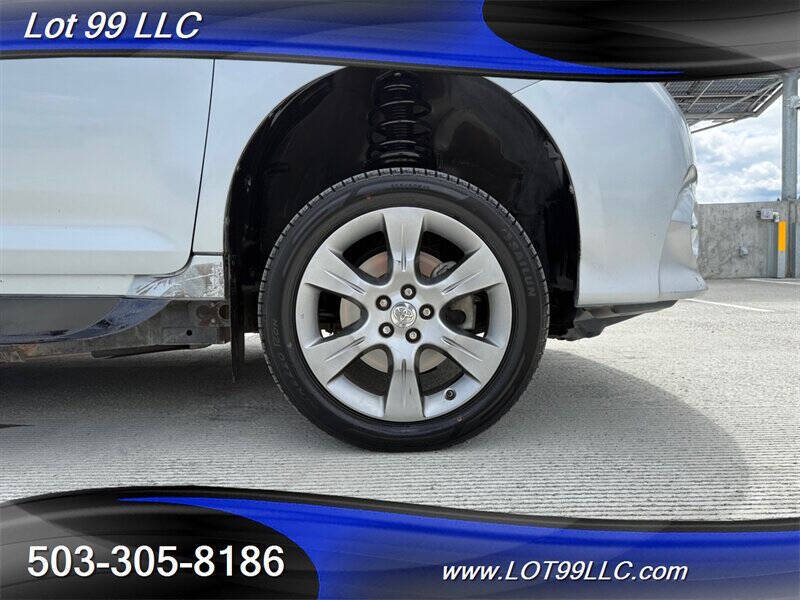2014 Toyota Sienna SE 8-Passenger