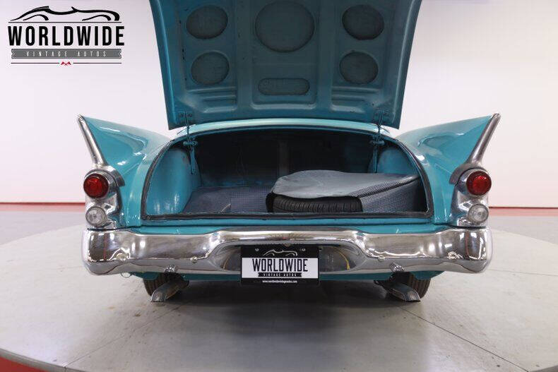 1957 Studebaker Silver Hawk