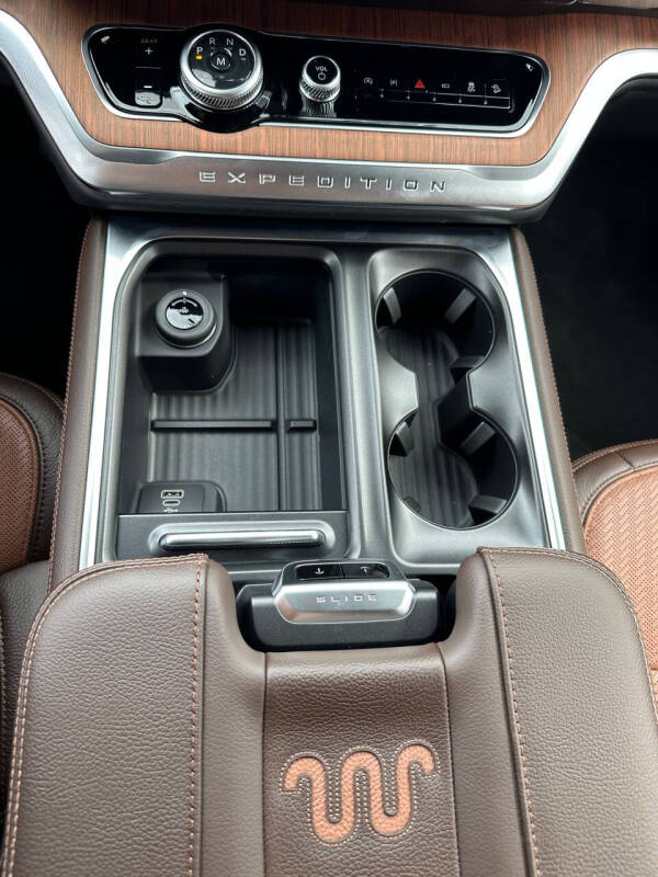 2026 Ford Expedition MAX King Ranch