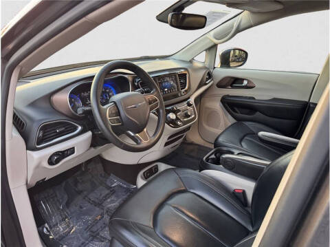 2020 Chrysler Voyager LXi