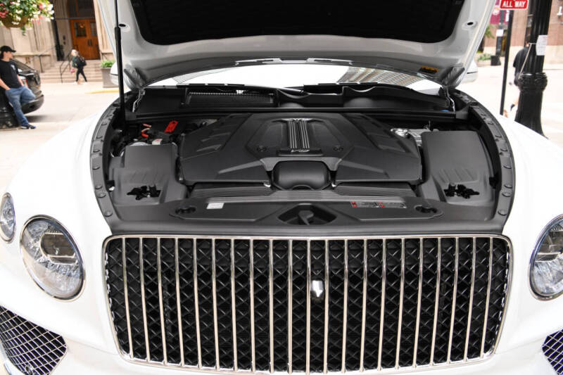 2024 Bentley Bentayga Azure V8
