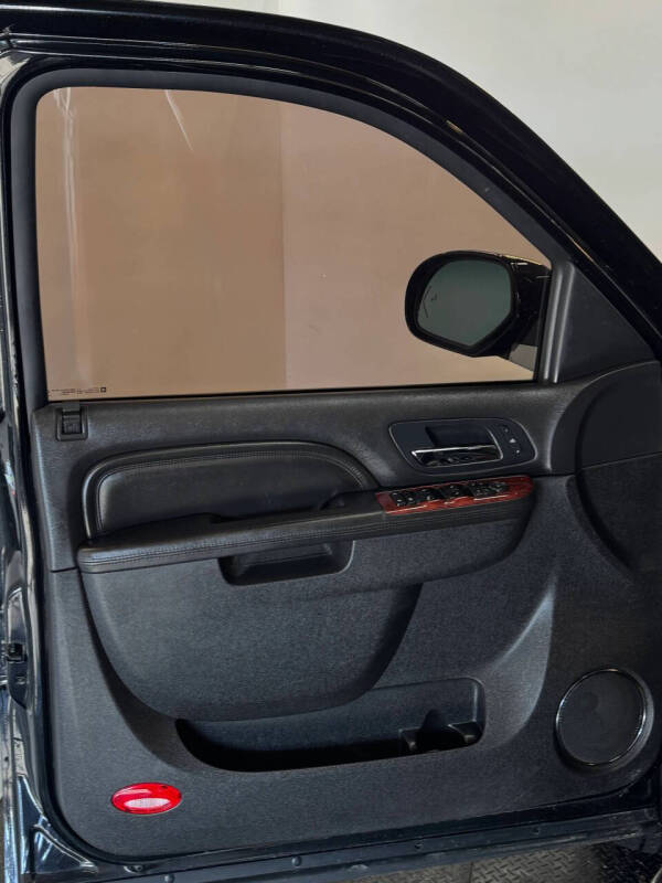 2011 Cadillac Escalade Luxury