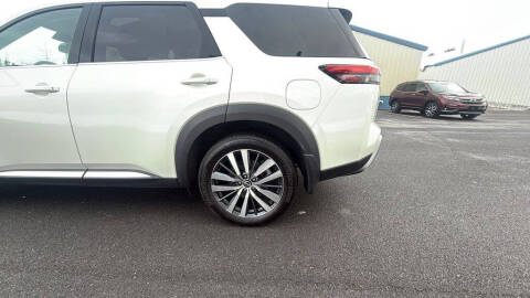 2022 Nissan Pathfinder Platinum