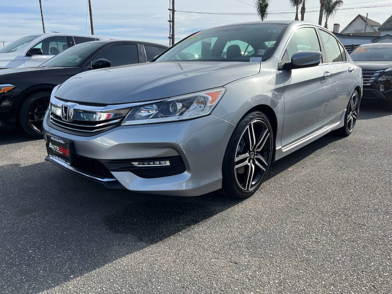 2017 Honda Accord Sport Special Edition 4dr Sedan CVT's photo