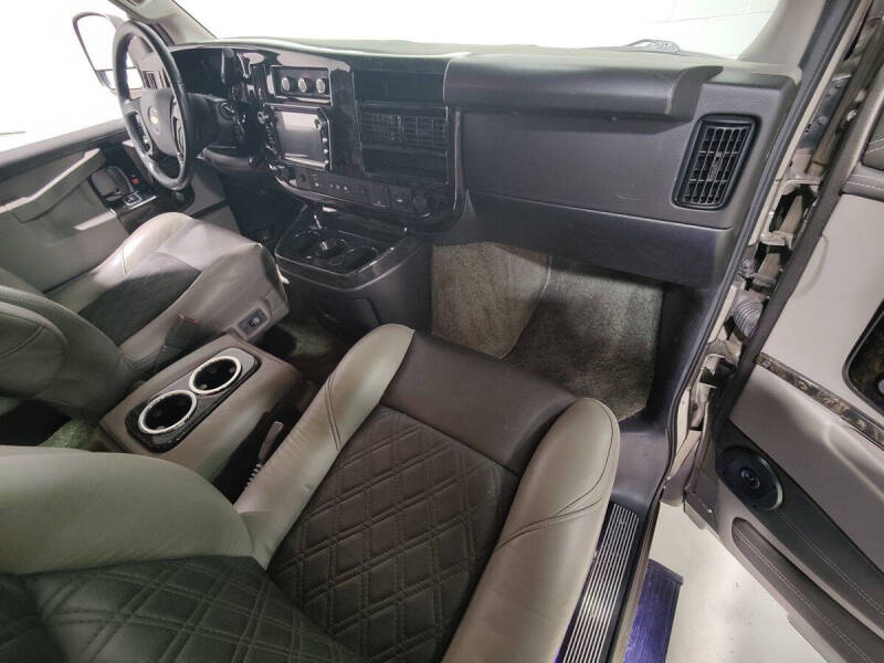 2022 Chevrolet Express 2500