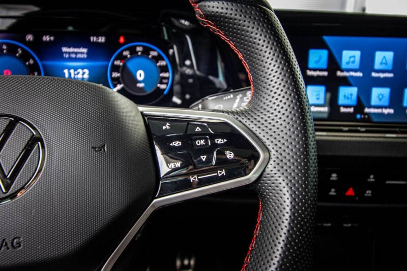 2023 Volkswagen Golf GTI SE