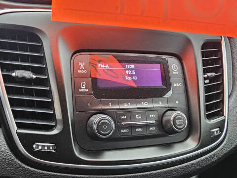 2016 Chrysler 200 LX