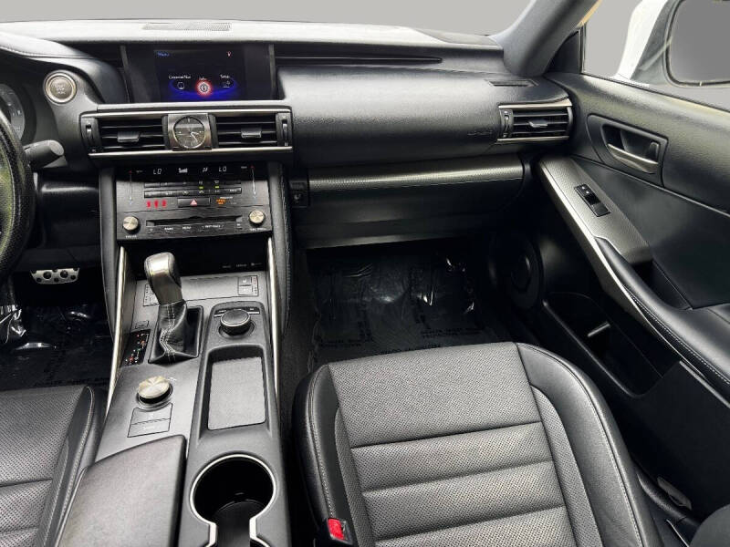 2018 Lexus IS 300