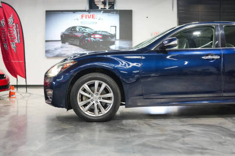 2015 Infiniti Q70 3.7