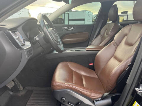 2018 Volvo XC60 T5 Momentum