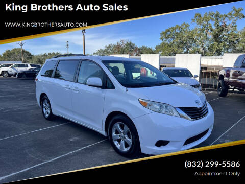 2014 Toyota Sienna LE 8-Passenger