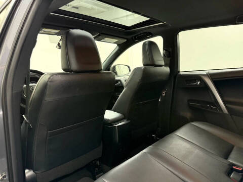 2017 Toyota RAV4 Hybrid SE