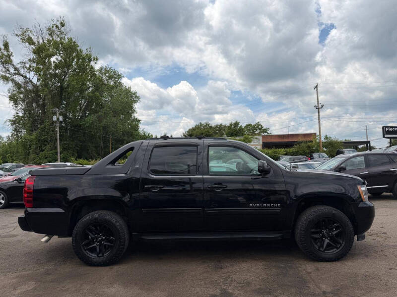 2011 Chevrolet Avalanche LT