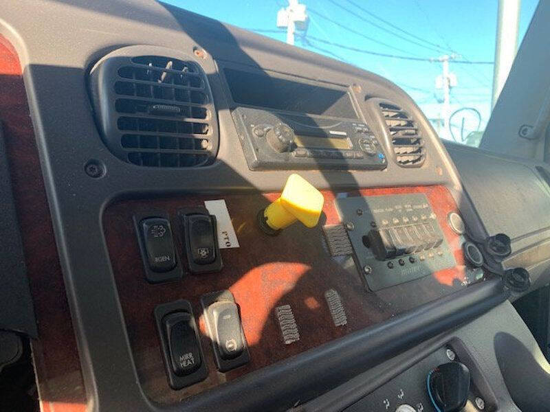 2014 Freightliner 108 SD