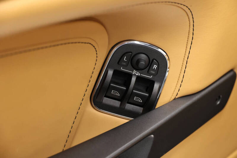 2012 Aston Martin V8 Vantage Roadster