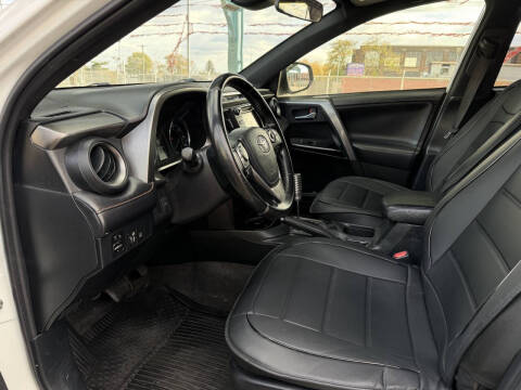 2017 Toyota RAV4 Hybrid SE