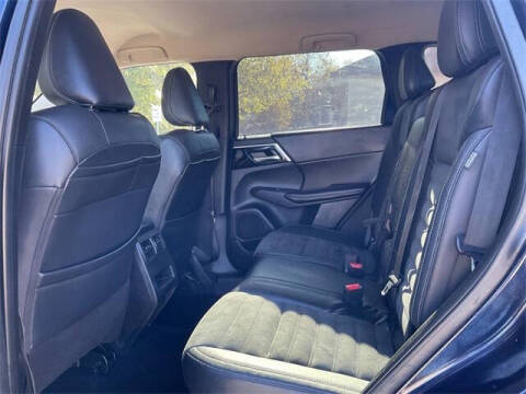 2022 Mitsubishi Outlander SE