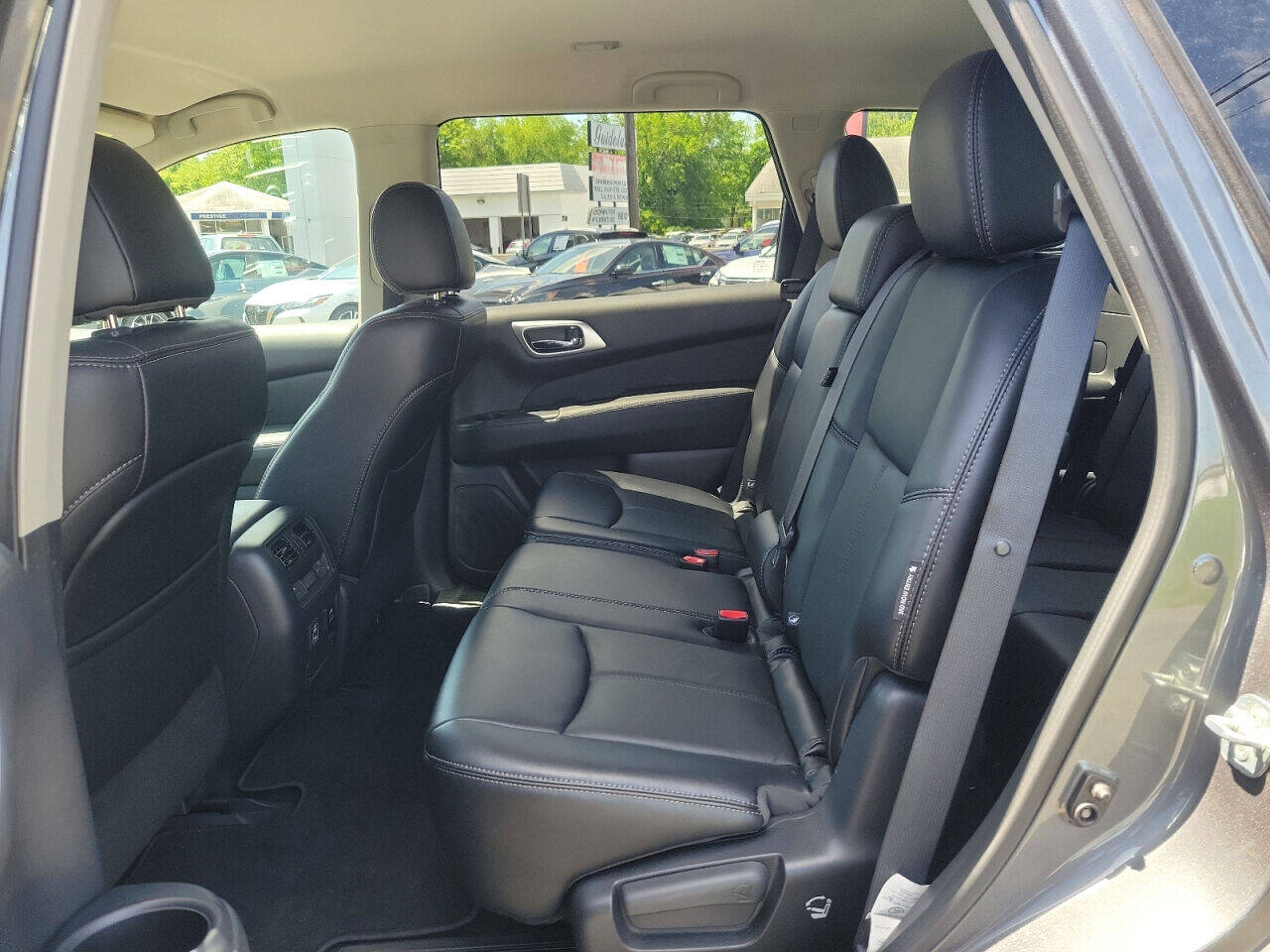 2018 Nissan Pathfinder for sale at HILLTOP NISSAN in East Hanover, NJ