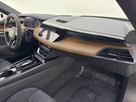 2022 Audi e-tron GT quattro Premium Plus