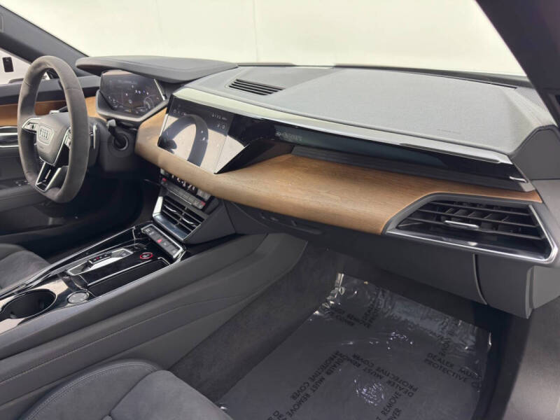 2022 Audi e-tron GT quattro Premium Plus