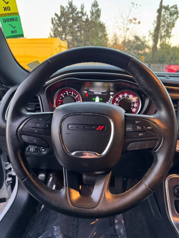 2017 Dodge Challenger SXT