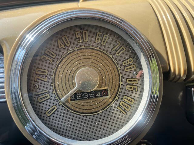 1948 Ford Super Deluxe