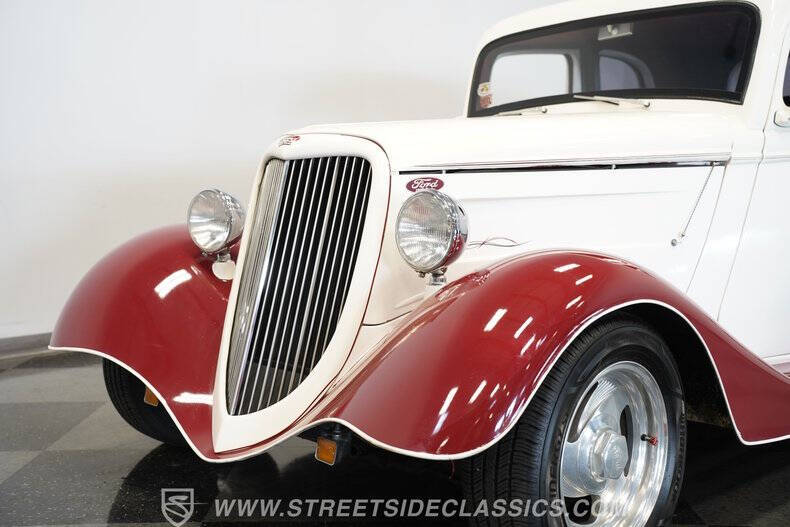 1933 Ford Victoria