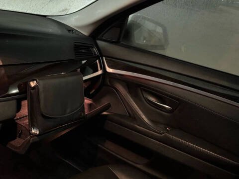 2015 BMW 5 Series 528i