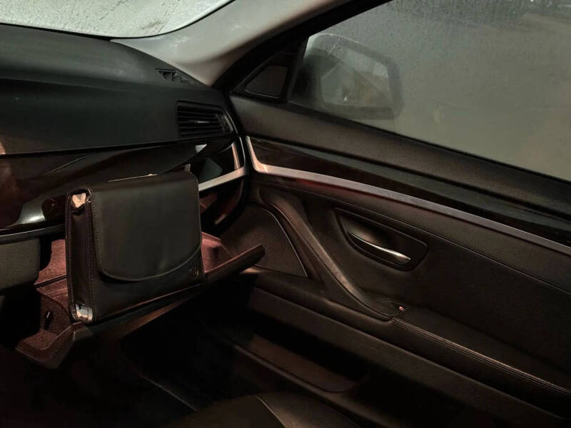 2015 BMW 5 Series 528i