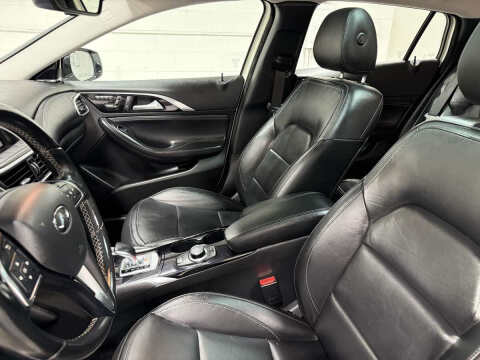 2018 Infiniti QX30 Premium