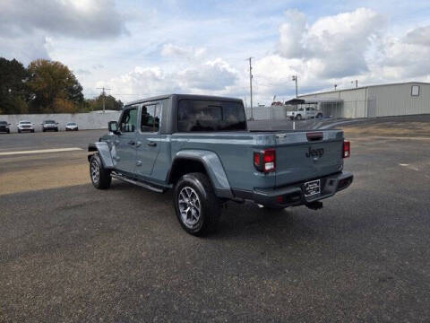 2024 Jeep Gladiator Sport S