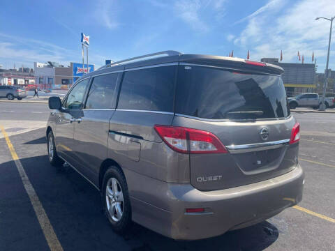 2016 Nissan Quest