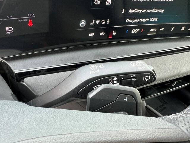 2025 Audi SQ6 e-tron quattro Prestige