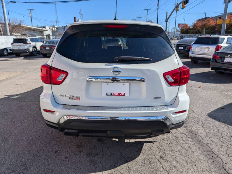 2017 Nissan Pathfinder S