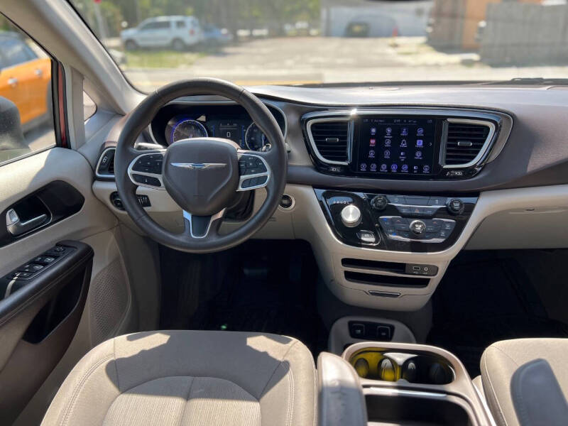 2017 Chrysler Pacifica Touring Plus
