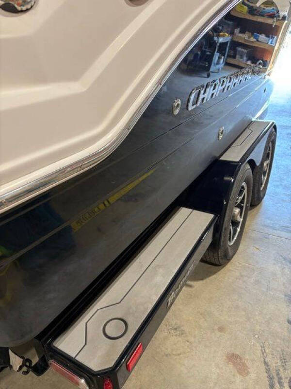 2018 Chaparral 244