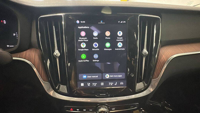 2024 Volvo S60 B5 Plus Dark Theme