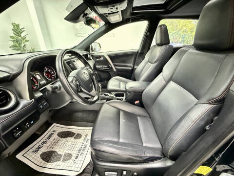 2017 Toyota RAV4 SE