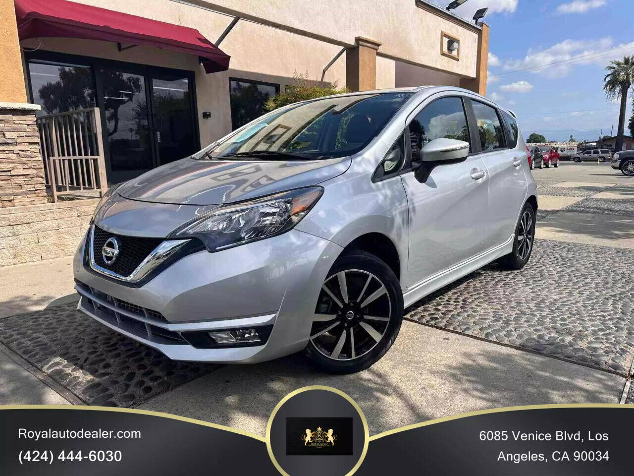 2018 nissan versa grey