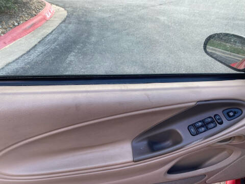 2004 Ford Mustang Deluxe