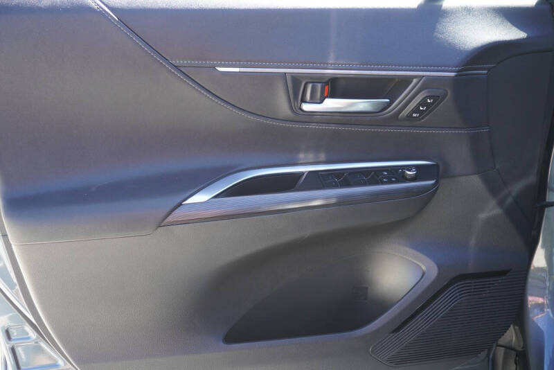 2023 Toyota Venza XLE