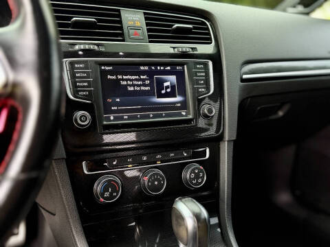 2017 Volkswagen Golf GTI SE